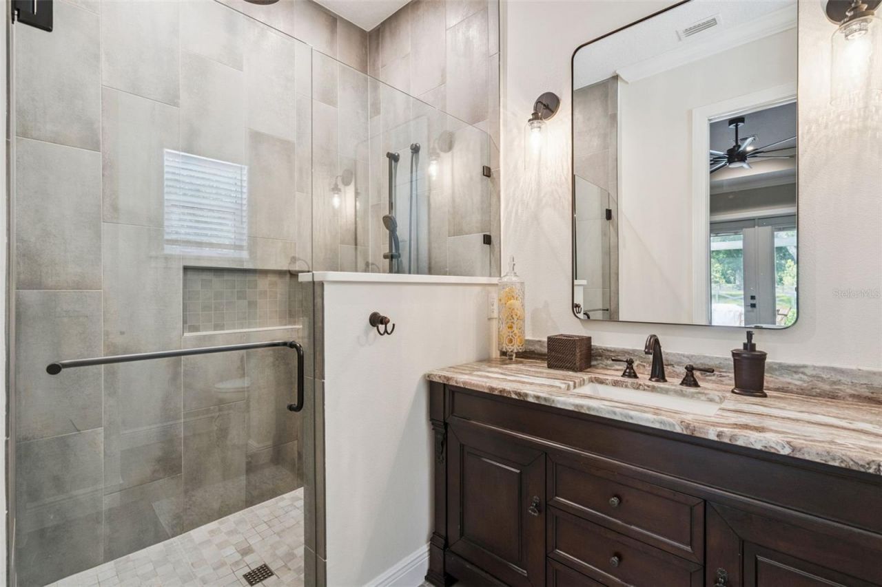 20401 Wolf Springs Court, Clermont, FL 34715 Photo