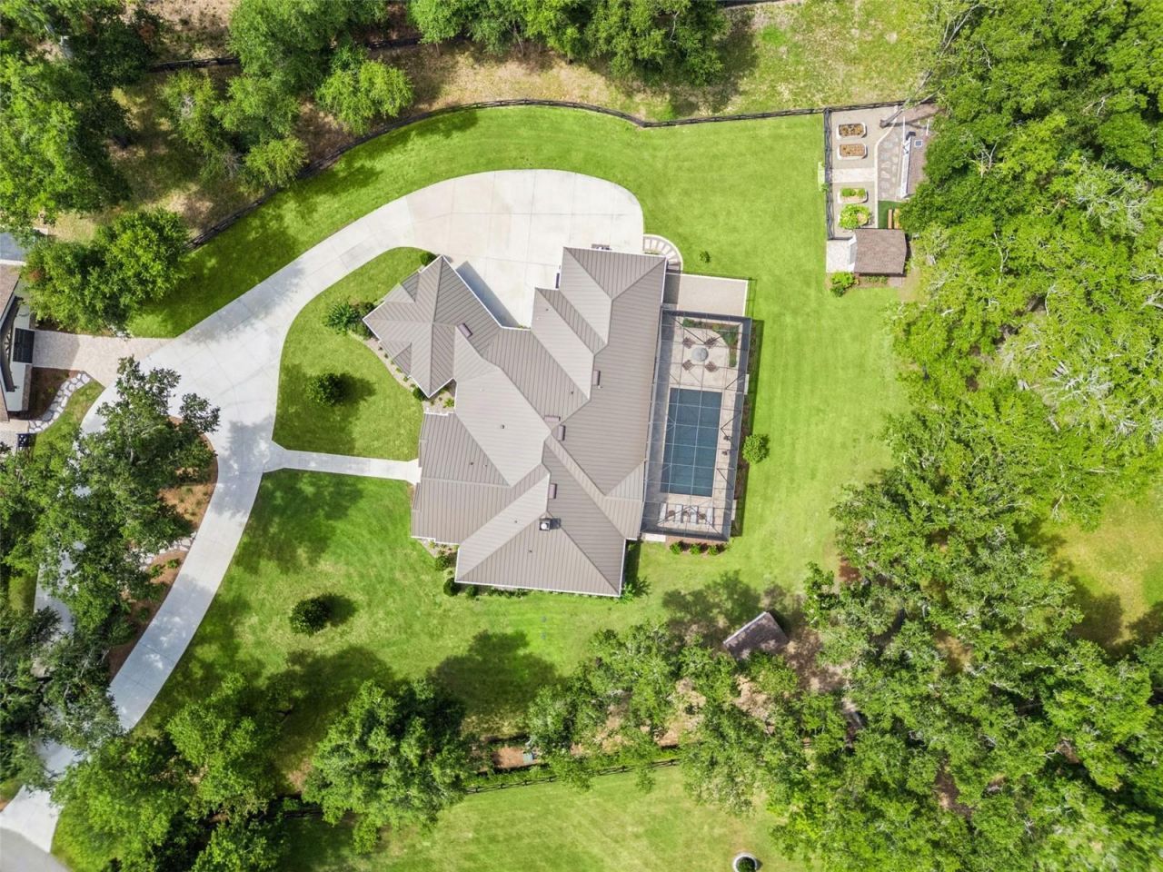 20401 Wolf Springs Court, Clermont, FL 34715 Photo