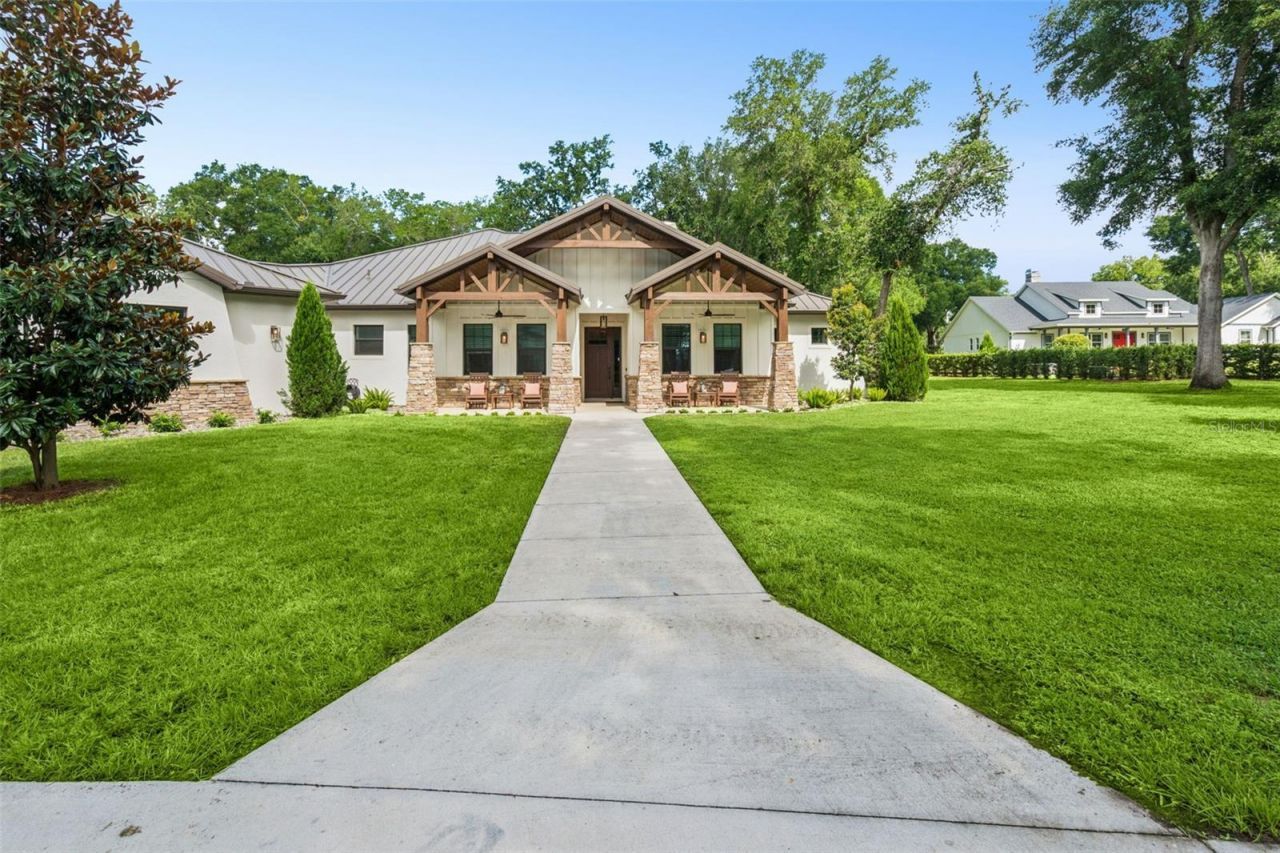 20401 Wolf Springs Court, Clermont, FL 34715 Photo