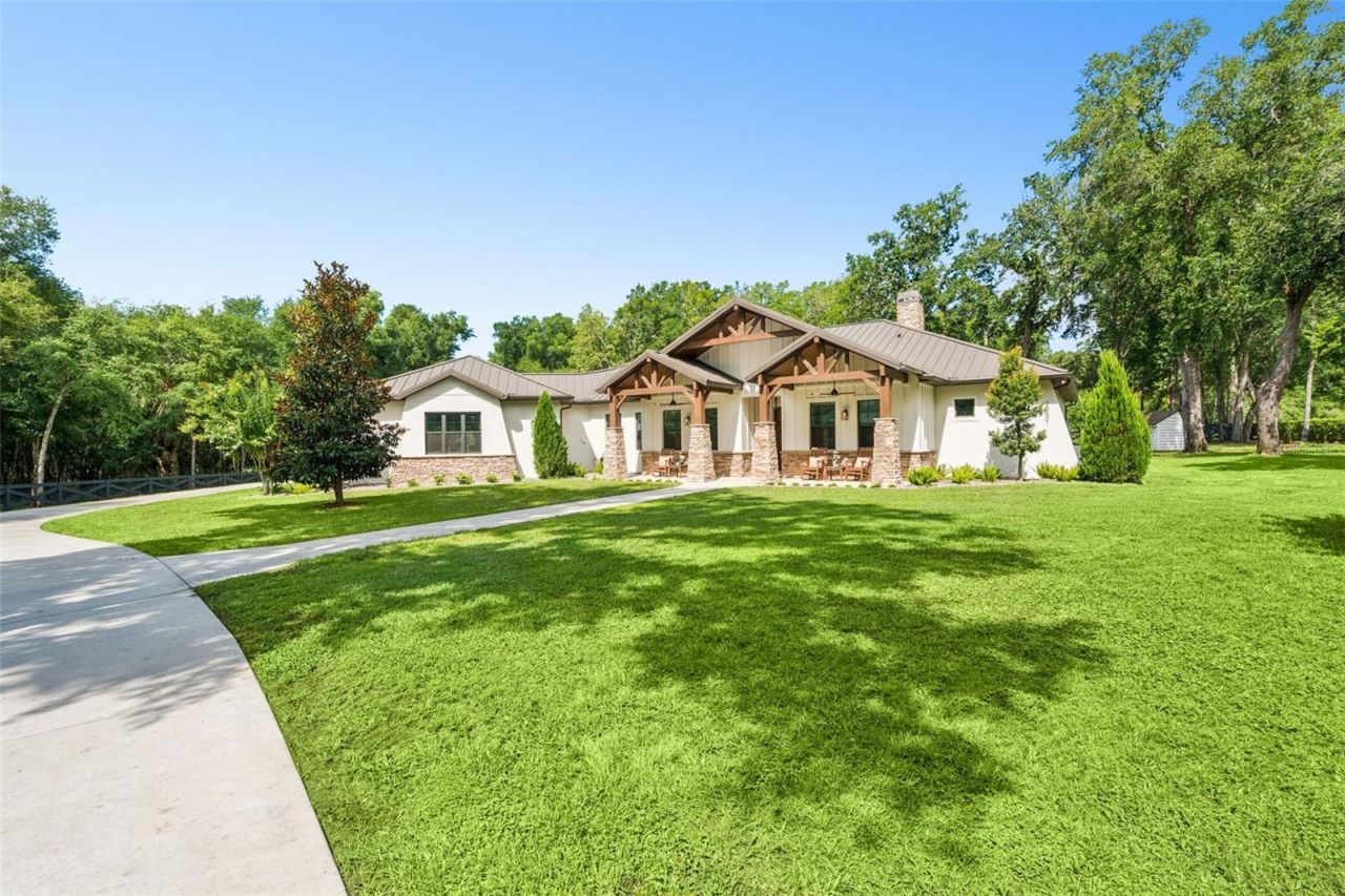20401 Wolf Springs Court, Clermont, FL 34715 Photo
