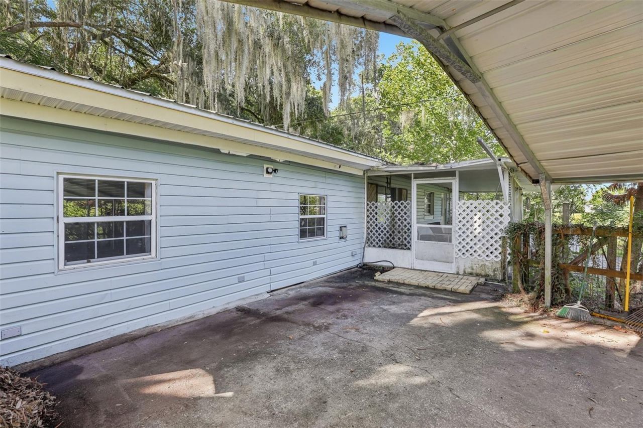 2315 Edgewater Avenue, Leesburg, FL 34748 Main Photo