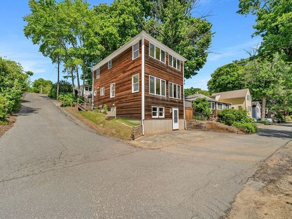 11 Beech Ln, Amesbury, MA 01913