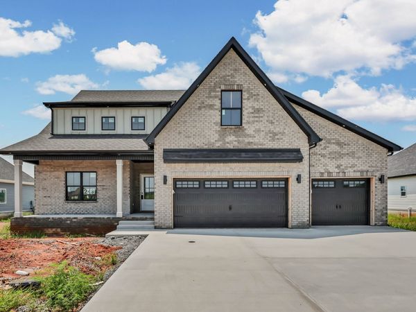 218 Low Plains Ln , Clarksville, TN 37043