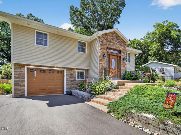 1037 Timothy Lane, Niskayuna, NY 12309