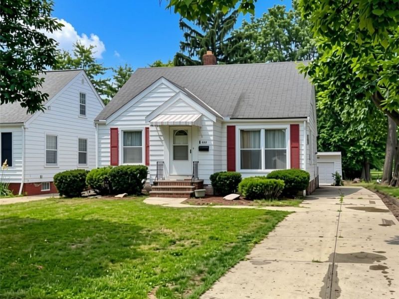 854 E 250 Street, Euclid, OH 44132 Photo 1
