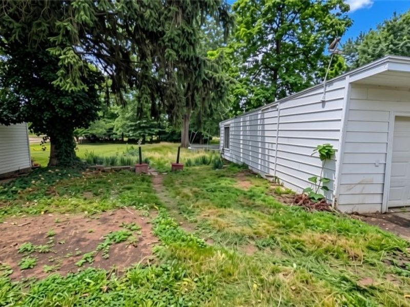 854 E 250 Street, Euclid, OH 44132 Photo 4