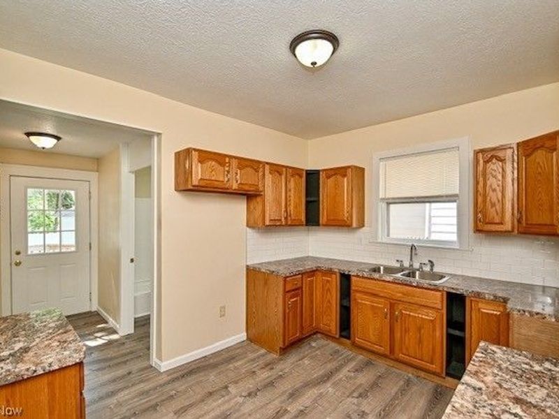 607 Broad Avenue NW, Canton, OH 44708 Photo 9