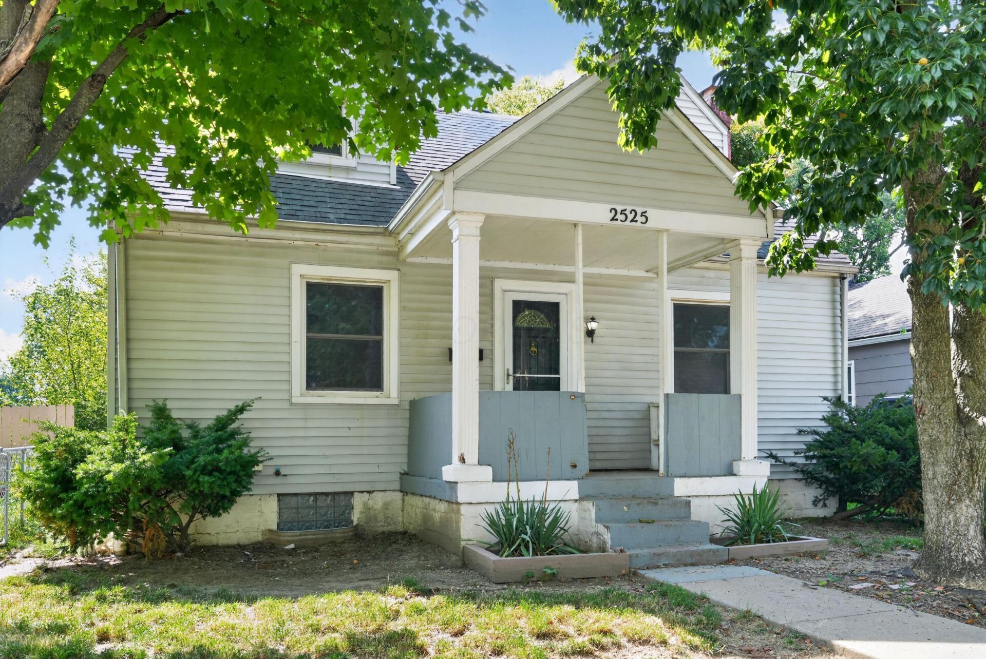2525 Azelda Street , Columbus, OH 43211 Main Photo