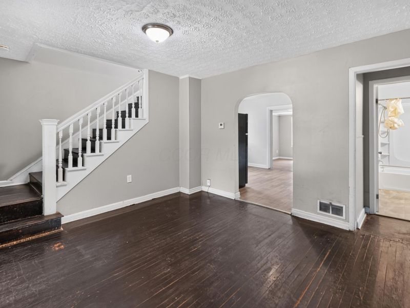 2525 Azelda Street, Columbus, OH 43211 Photo 2