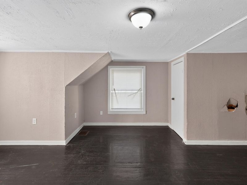 2525 Azelda Street , Columbus, OH 43211 Photo 3