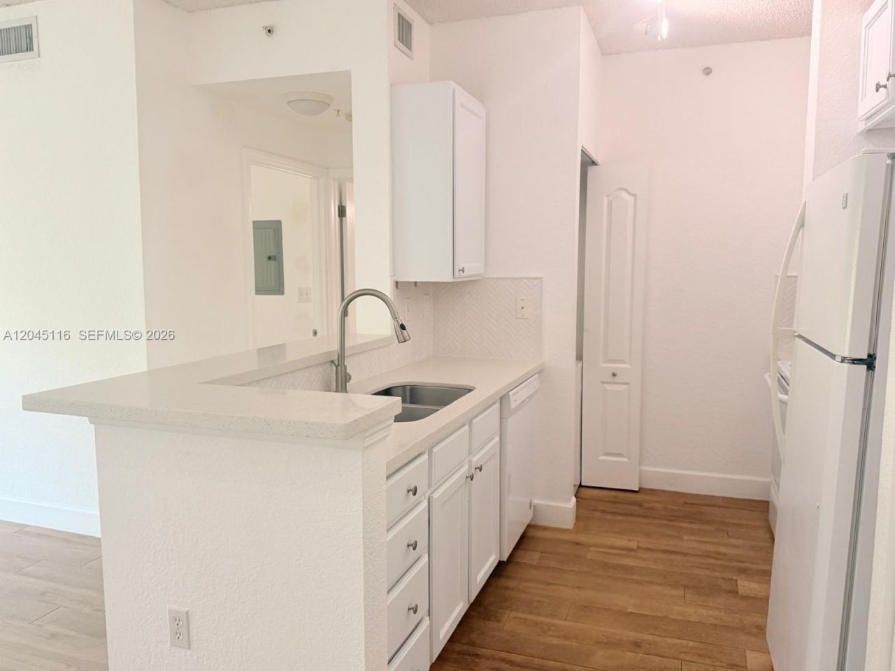 6001 SW 70th St, Unit 355, South Miami, FL 33143 Photo