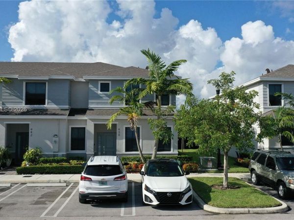 438 NE 12th St , Florida City, FL 33034