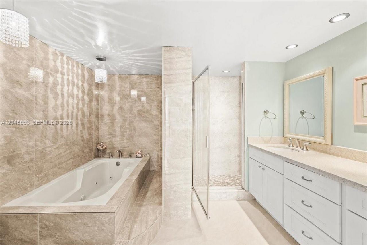 1833 S Ocean Dr, Unit 911, Hallandale Beach, FL 33009 Photo