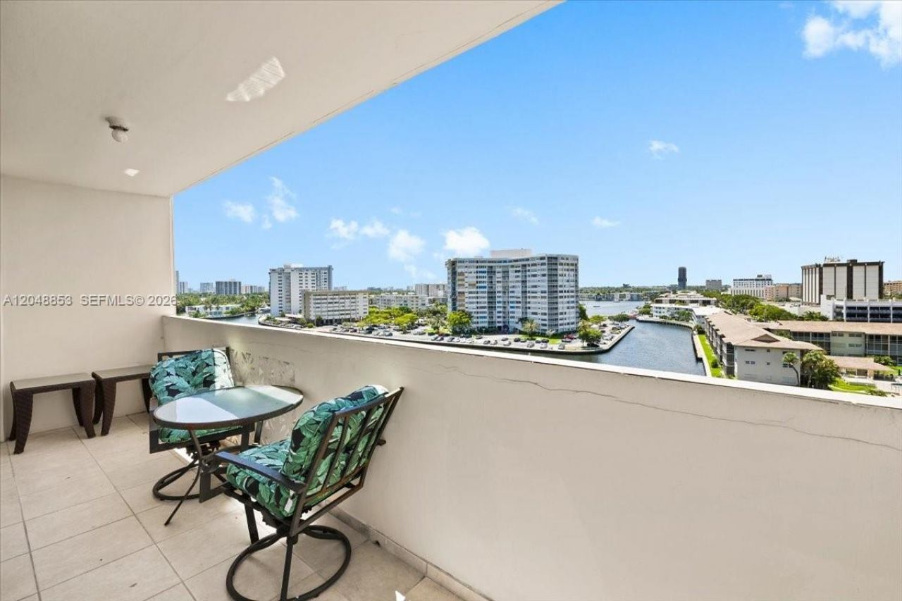 1833 S Ocean Dr, Unit 911, Hallandale Beach, FL 33009 Photo