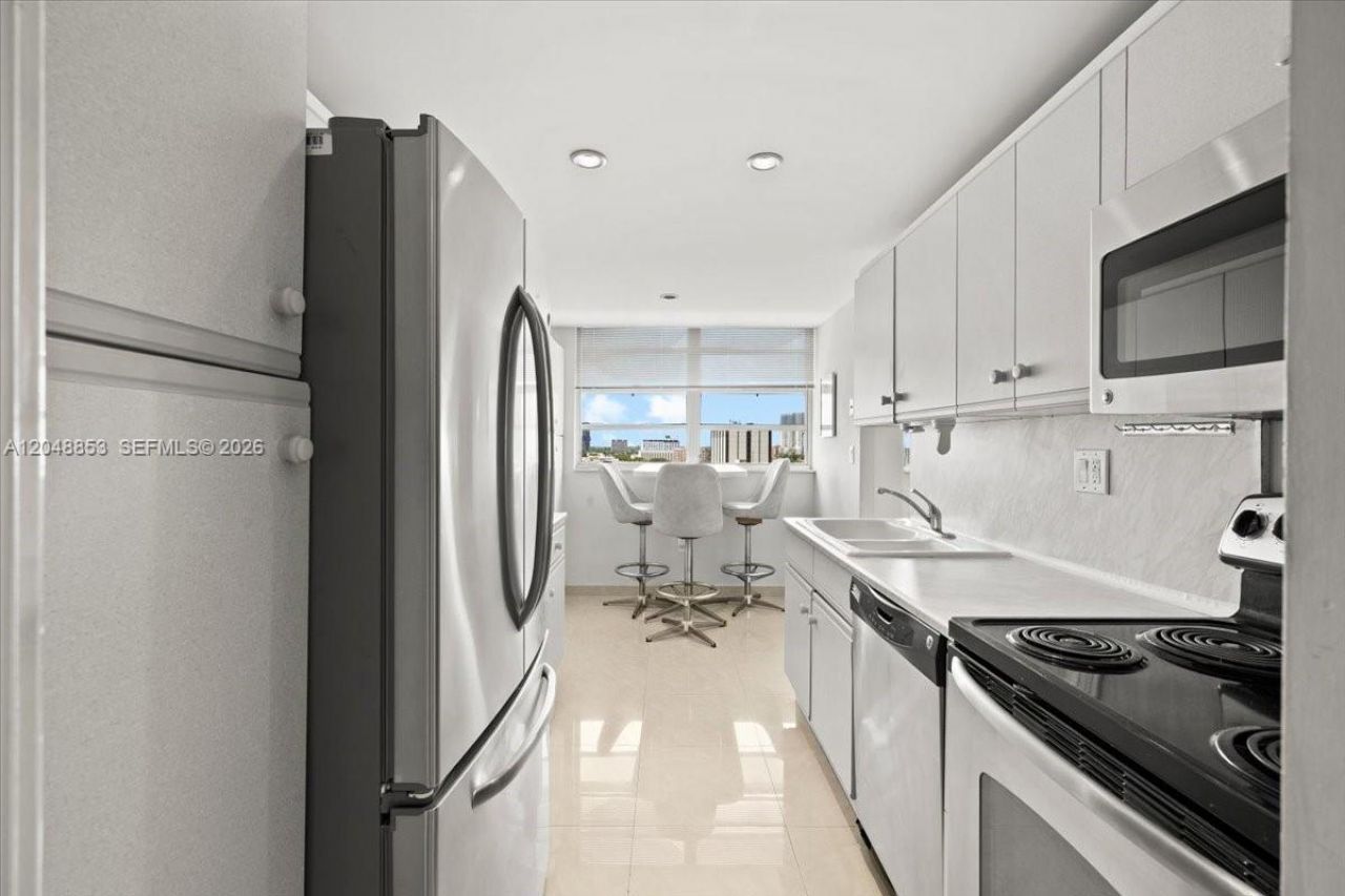 1833 S Ocean Dr, Unit 911, Hallandale Beach, FL 33009 Photo