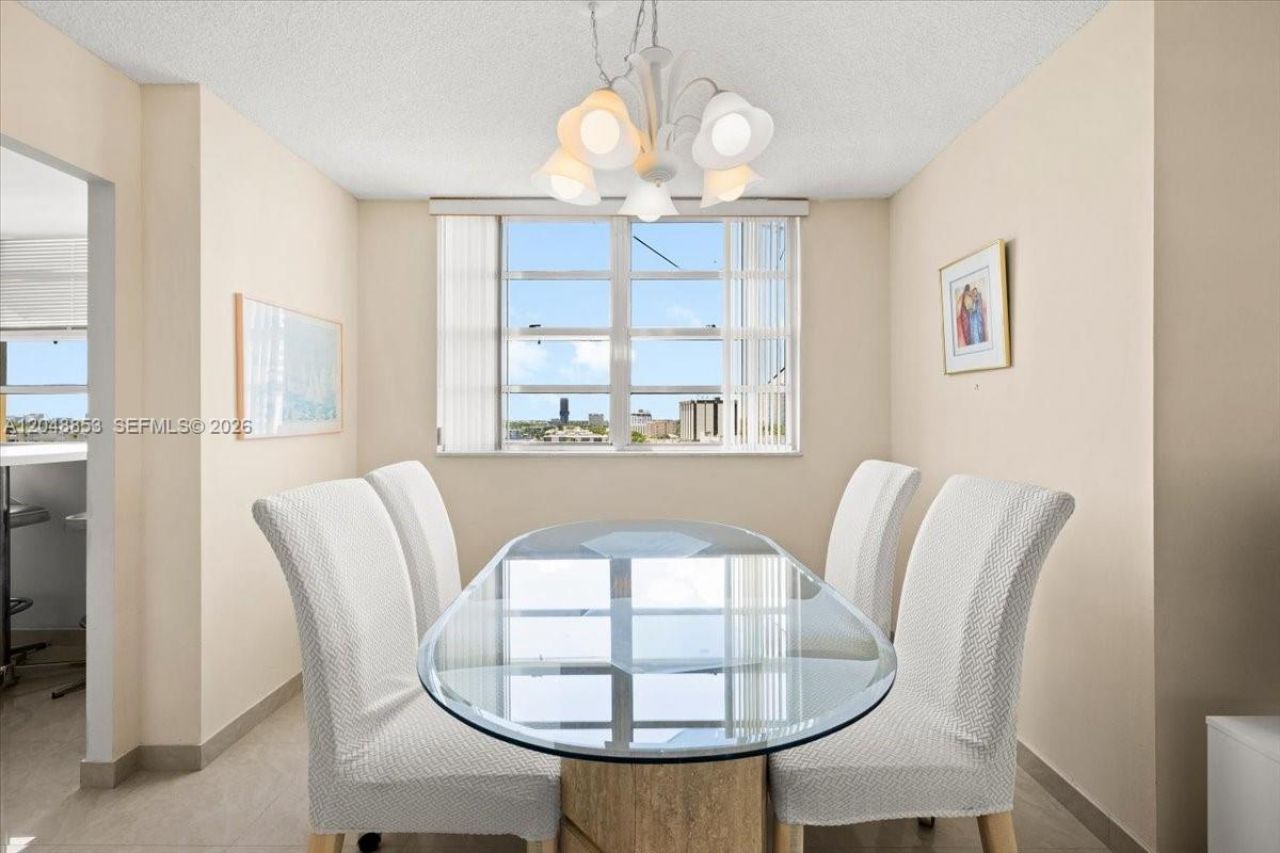 1833 S Ocean Dr, Unit 911, Hallandale Beach, FL 33009 Photo