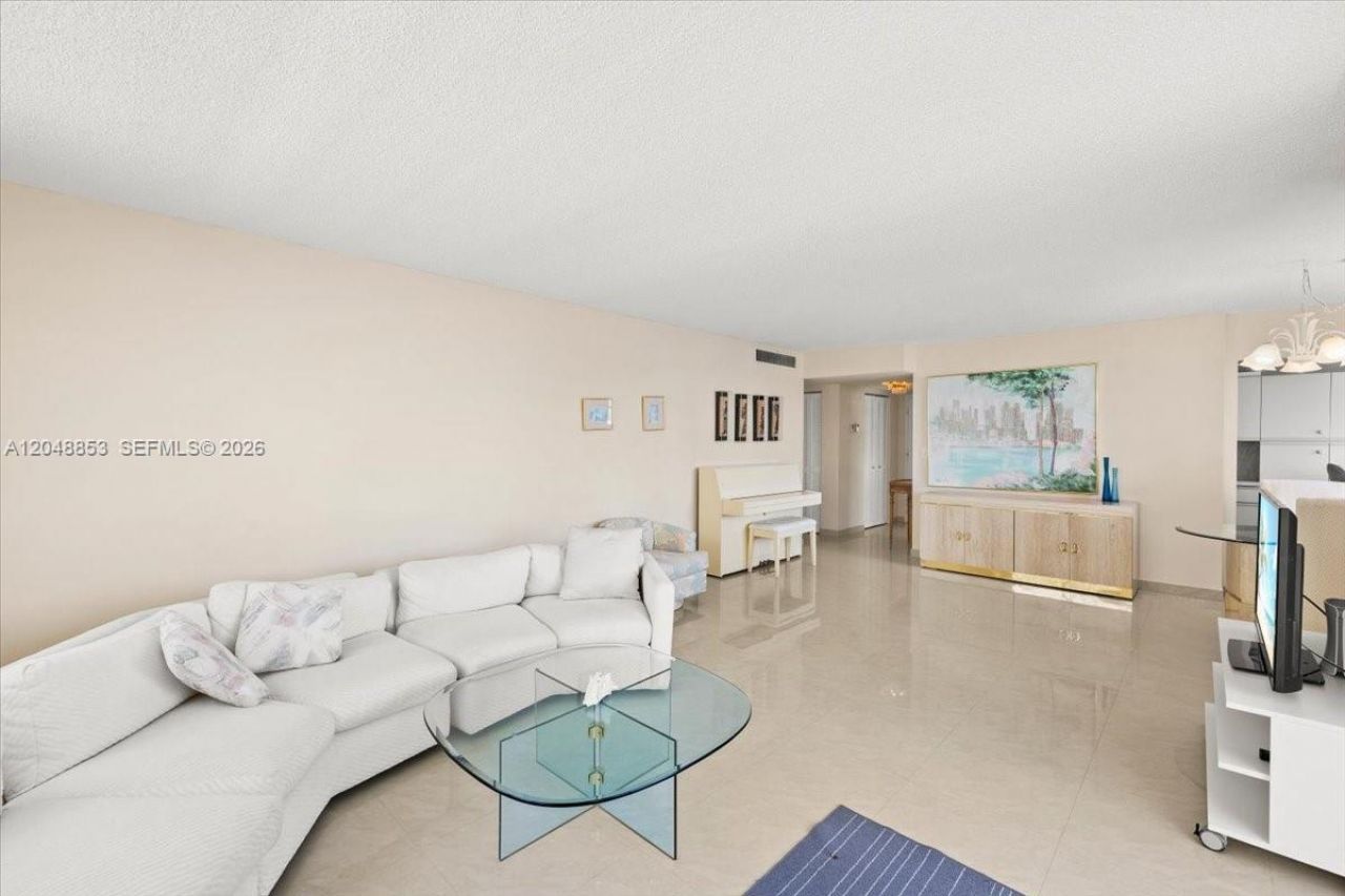 1833 S Ocean Dr, Unit 911, Hallandale Beach, FL 33009 Photo