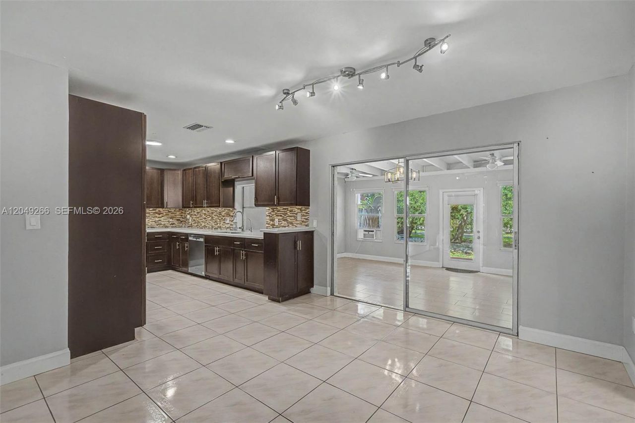 11860 SW 81st Rd , Unit 11860, Pinecrest, FL 33156 Photo
