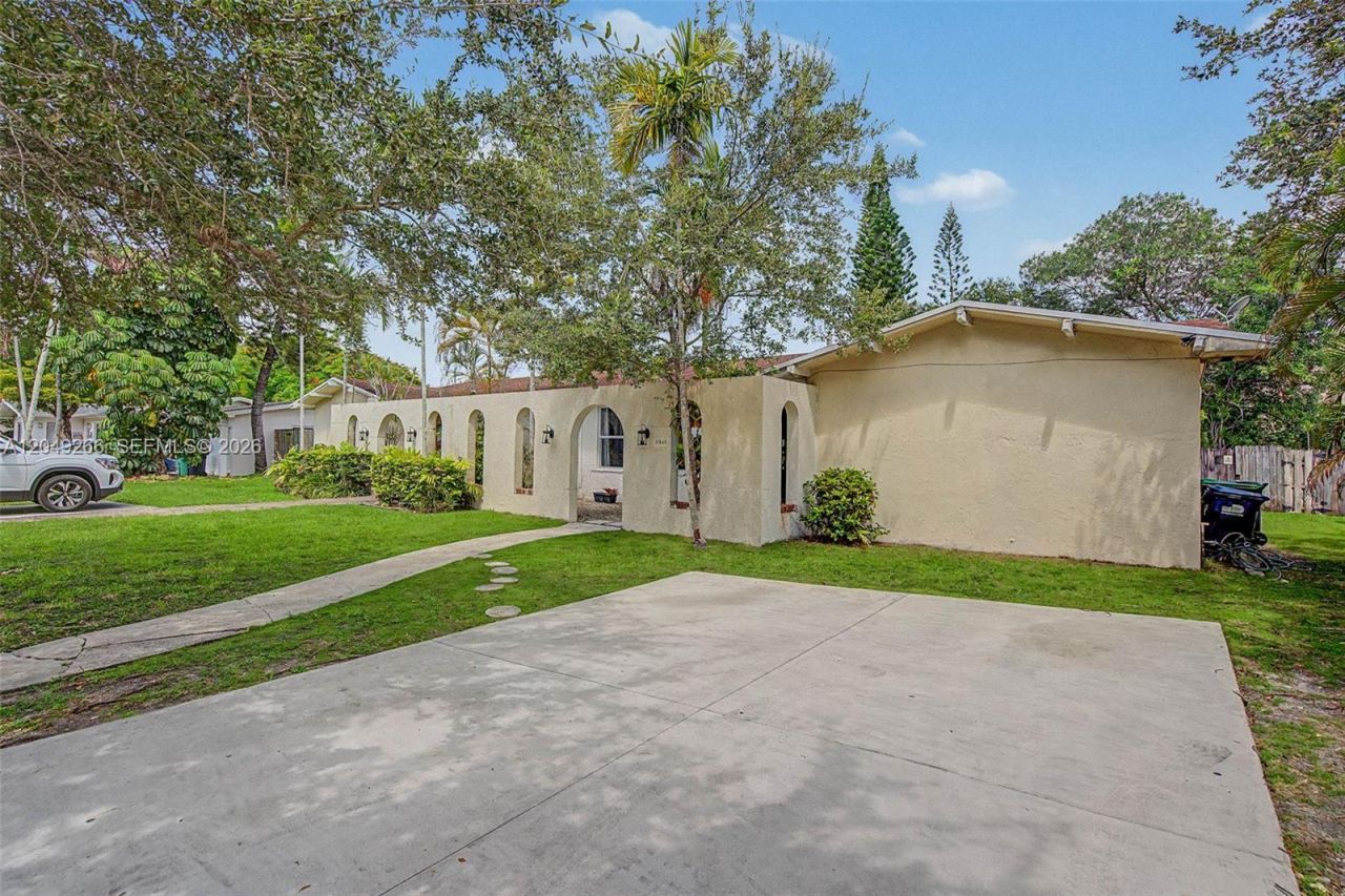 11860 SW 81st Rd , Unit 11860, Pinecrest, FL 33156 Photo