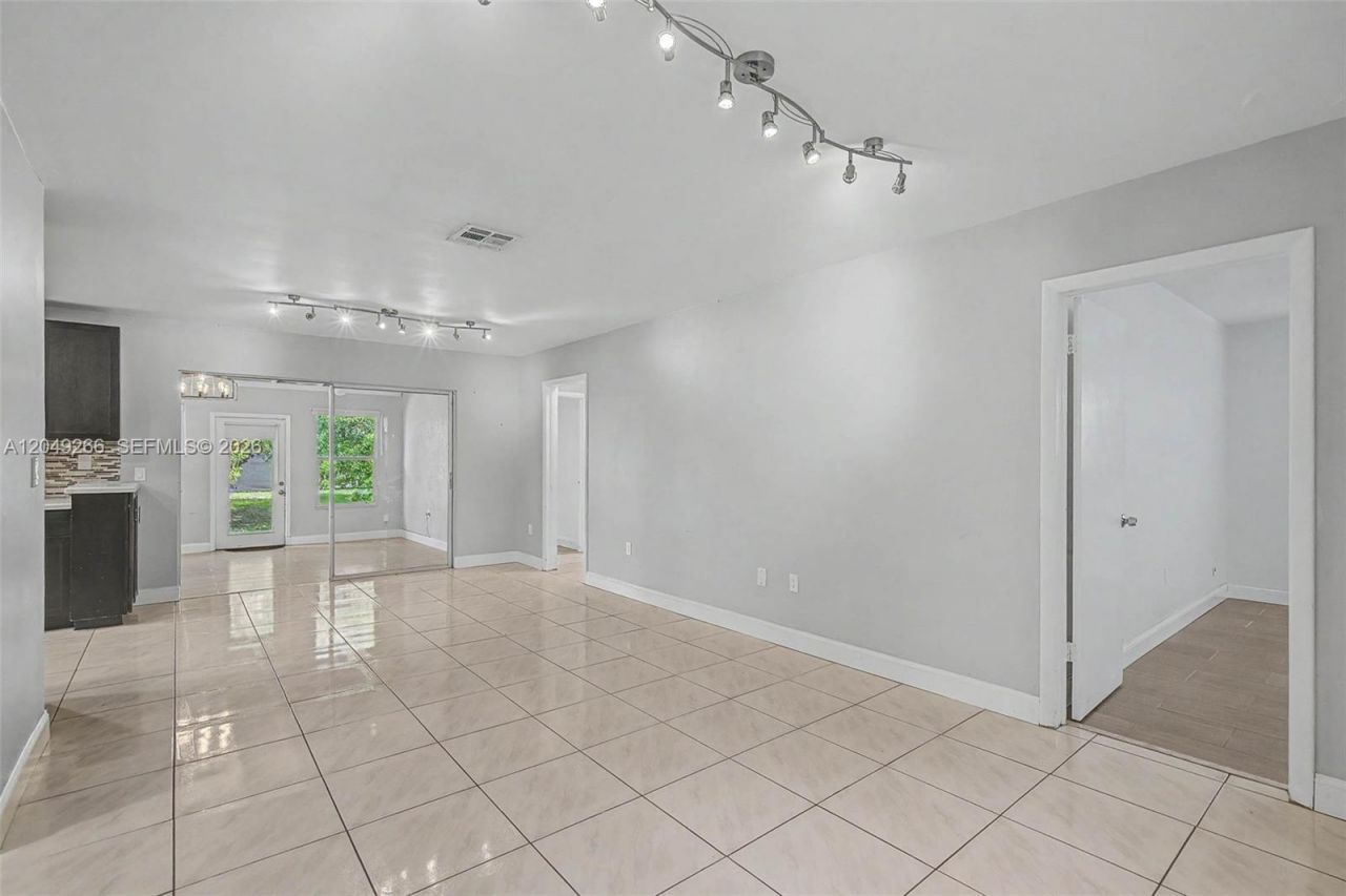 11860 SW 81st Rd , Unit 11860, Pinecrest, FL 33156 Photo