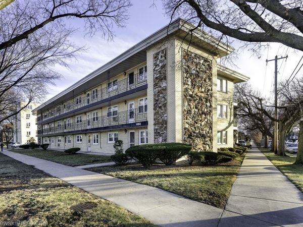 6161 W HIGGINS Avenue , Unit 8, Chicago, IL 60630