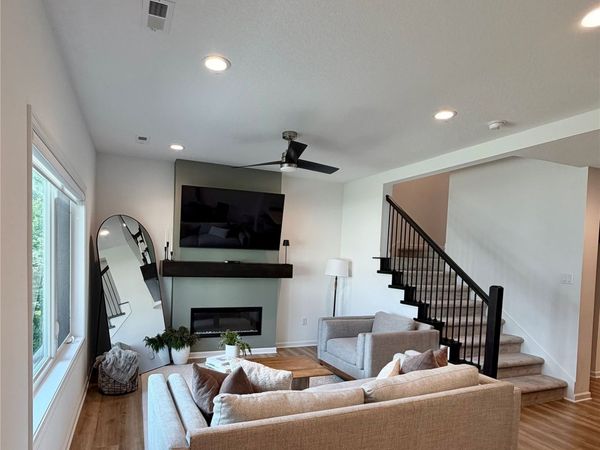 445 SW 12th Street, Des Moines, IA 50309