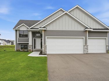 17750 Empire Trail, Lakeville, MN 55044