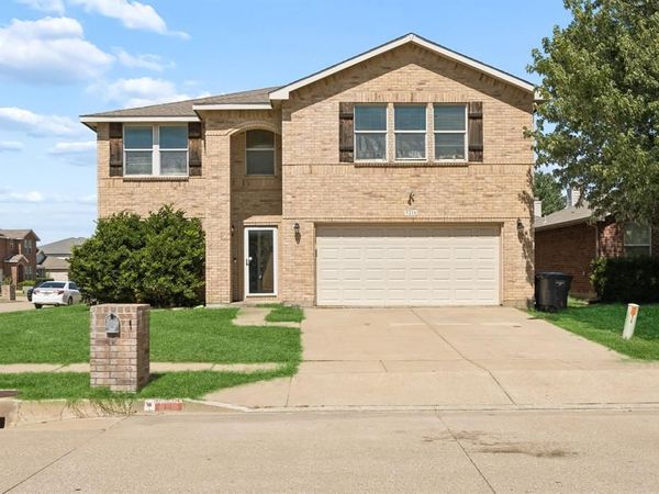 9216 Old Clydesdale Drive, Fort Worth, TX 76123