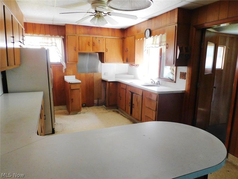 448 Harbor Street, Conneaut, OH 44030 Photo 12