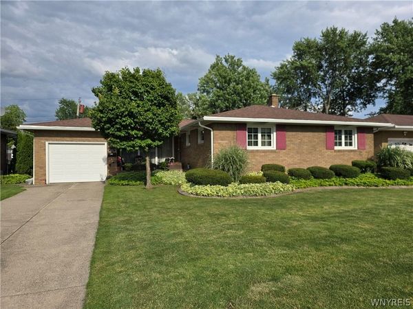 1109 Woodstock Avenue , Tonawanda, NY 14150