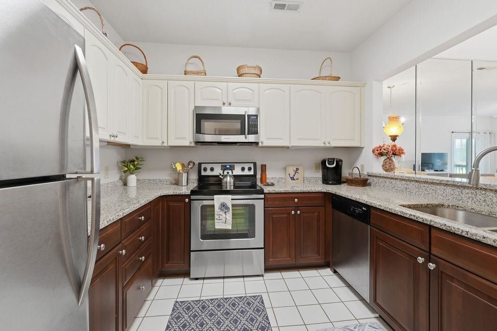800 Castleford Circle Photo 4