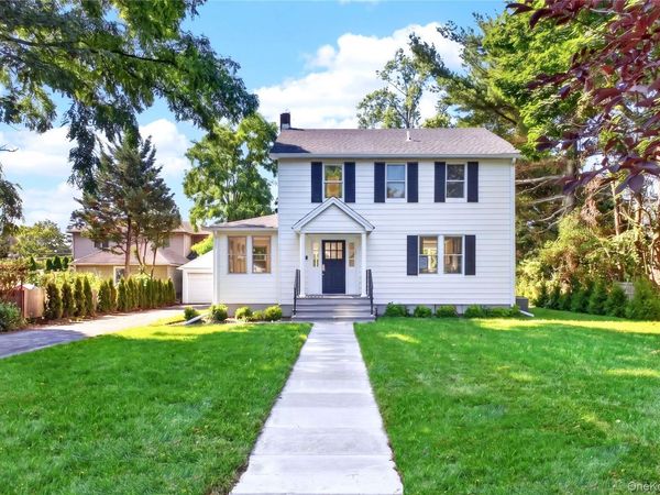 118 Willow Street , Roslyn Heights, NY 11577