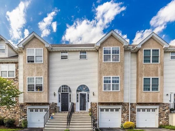 2004 HAMPTON COURT , MORGANTOWN, PA 19543