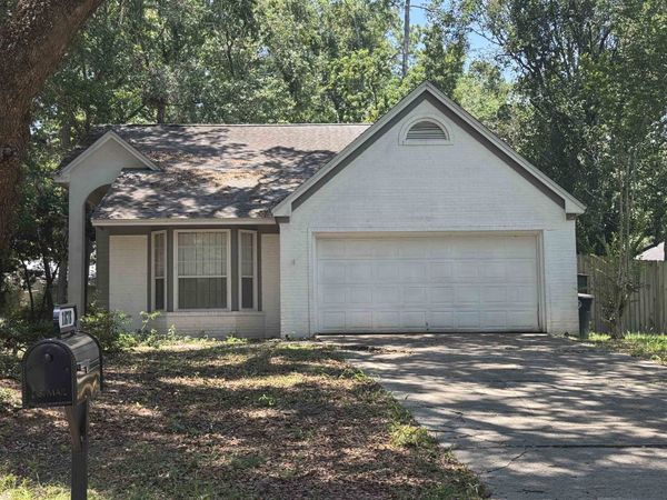 1878 Folkstone Road , Tallahassee, FL 32312