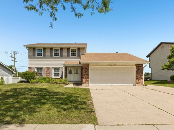 1105 E Point Drive , Schaumburg, IL 60193