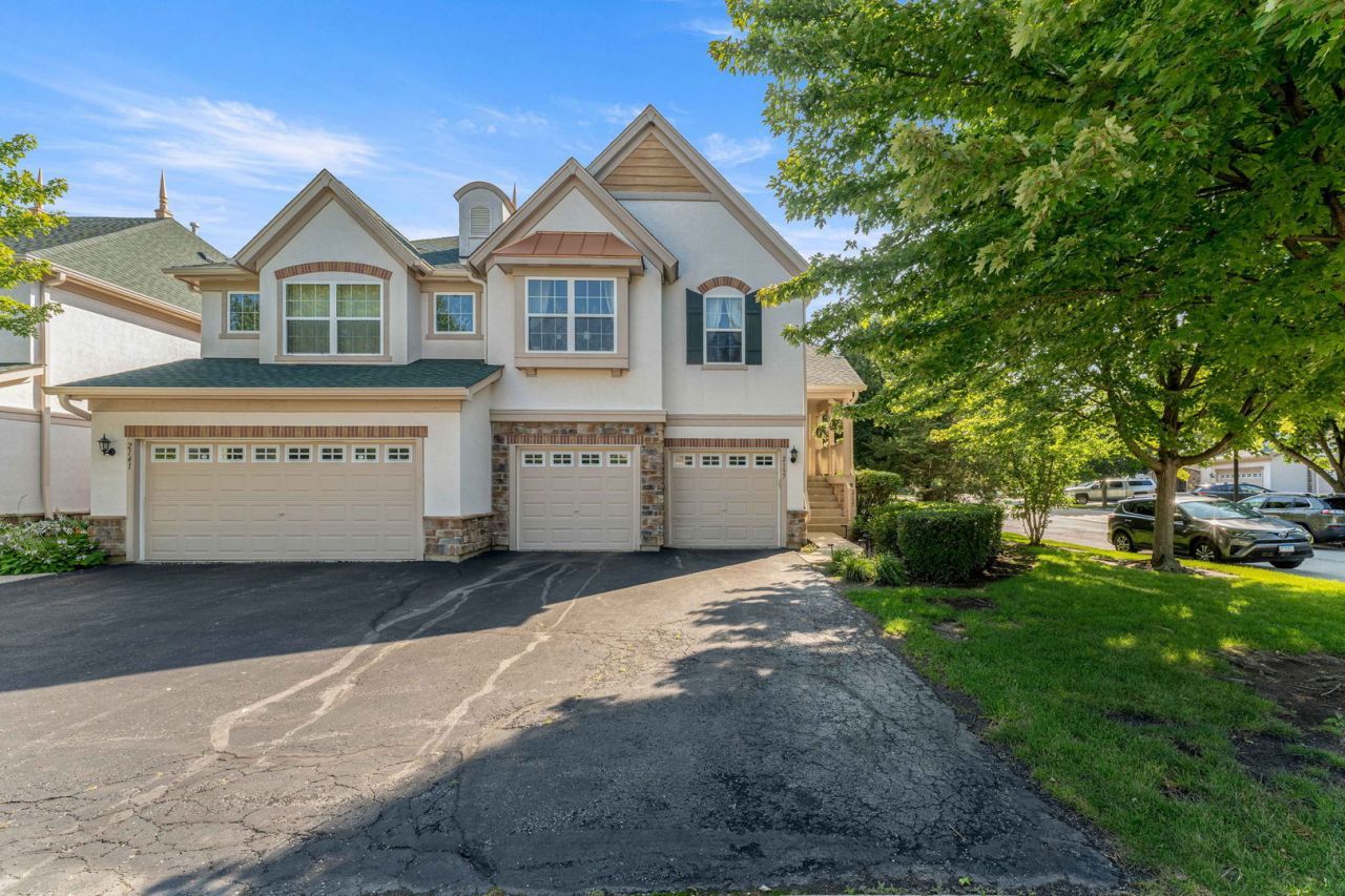 2137 Shadow Creek Court, Vernon Hills, IL 60061 Main Photo