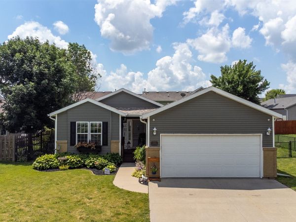 901 33rd Street SW, Bondurant, IA 50035