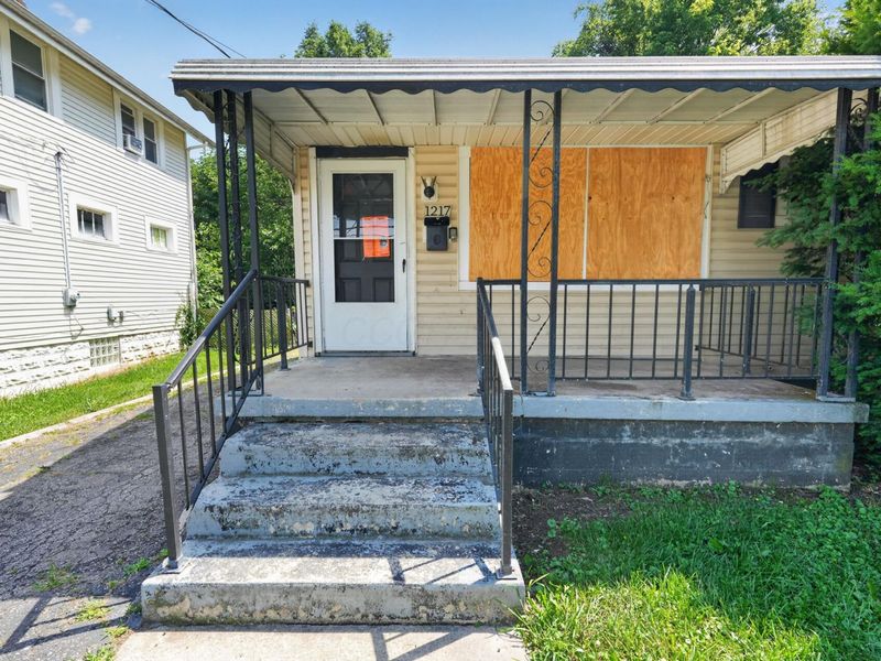 1217 Smith Road, Columbus, OH 43207 Photo 2