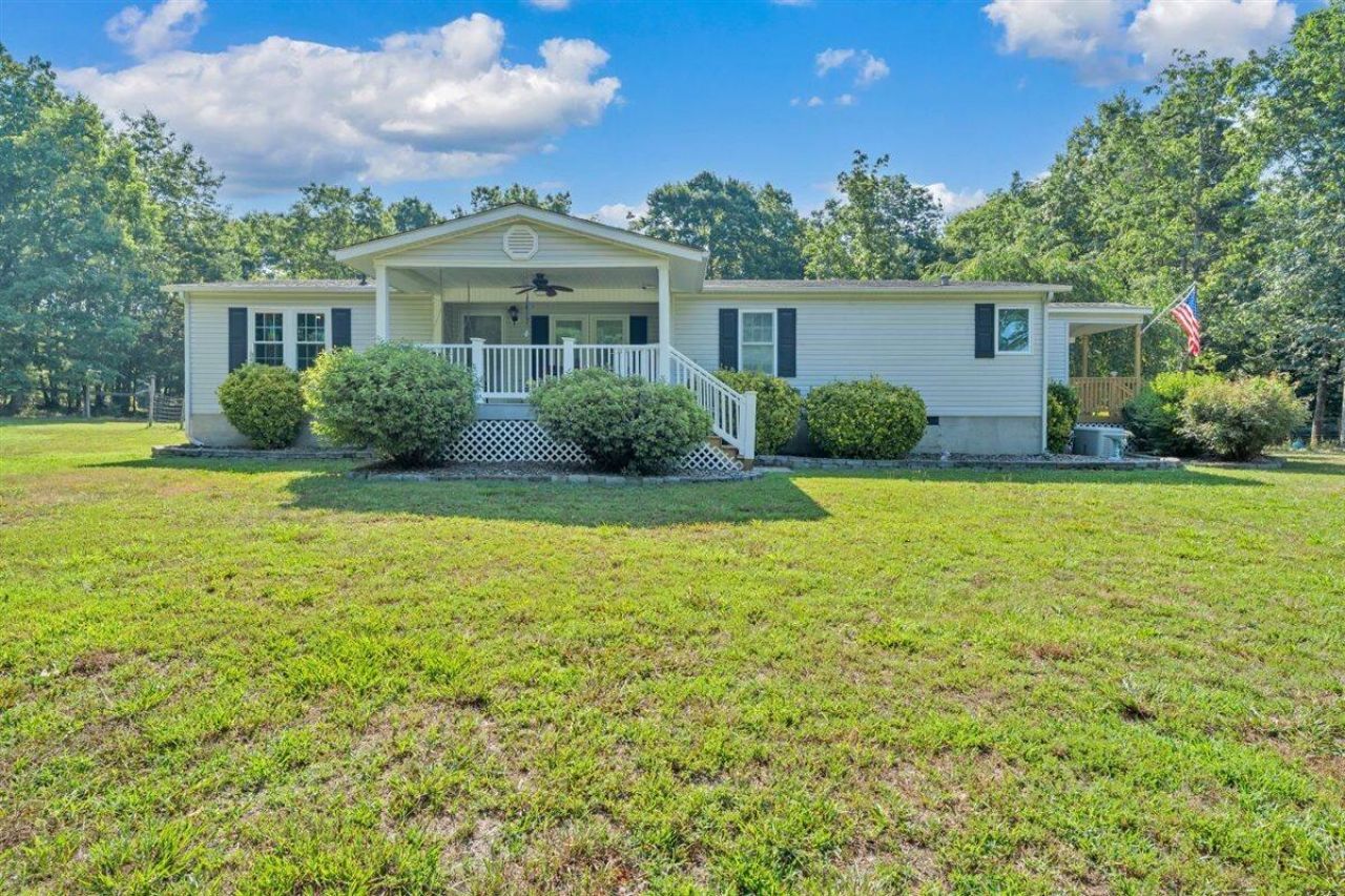 885 Clearwater Dr, Boones Mill, VA 24065 Main Photo