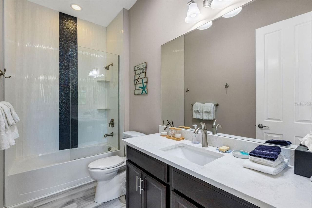 289 Sapphire Lake Drive , Unit 202, Bradenton, FL 34209 Photo