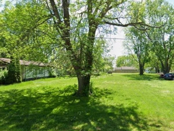 823 W MADISON Street, Girard, IL 62640
