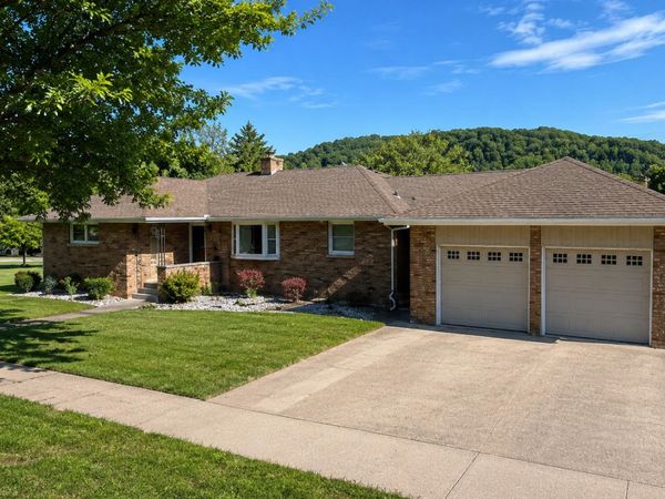 220 N Ohio Street, Prairie Du Chien, WI 53821