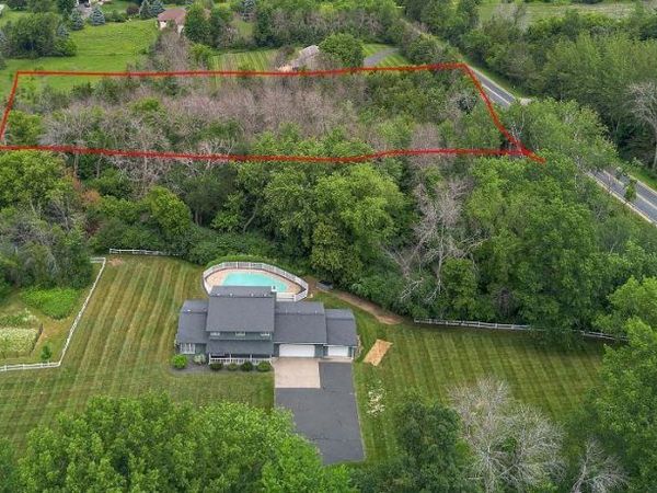 806 Kelly Road, Hudson, WI 54016