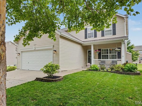 1001 Harmony Lake Parkway, St Peters, MO 63376