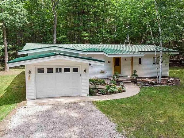 1717 Chippewa Beach Road, Indian River, MI 49749