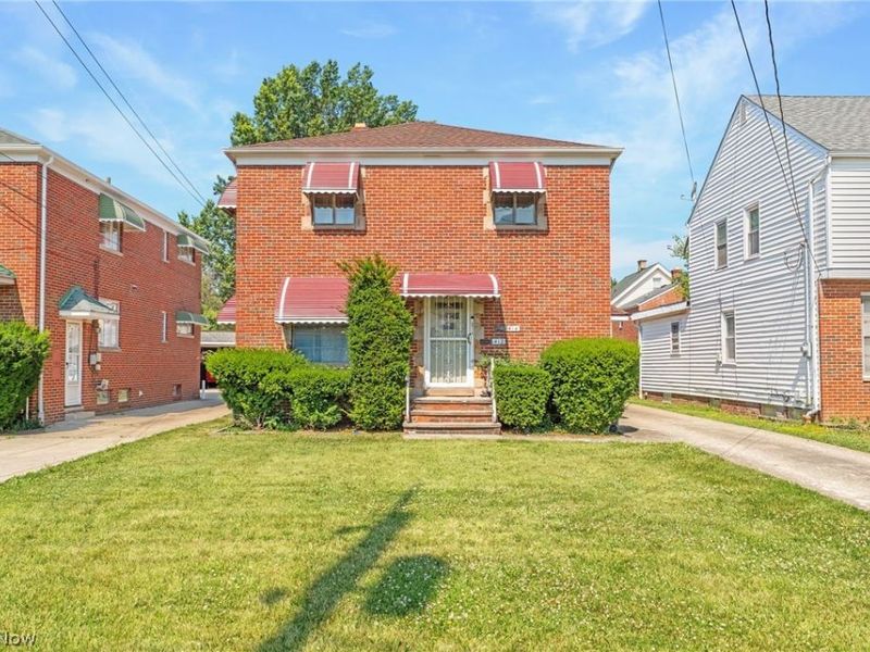 412 E 200th Street, Euclid, OH 44119 Photo 1