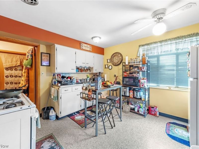 412 E 200th Street, Euclid, OH 44119 Photo 13
