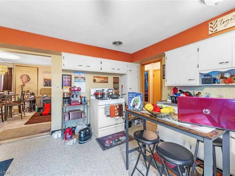 412 E 200th Street, Euclid, OH 44119 Photo 15