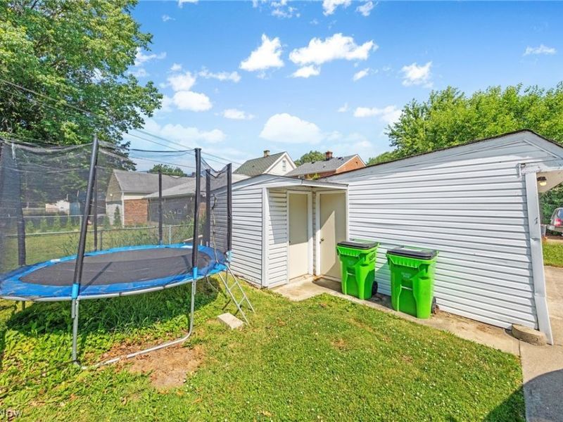 412 E 200th Street, Euclid, OH 44119 Photo 25