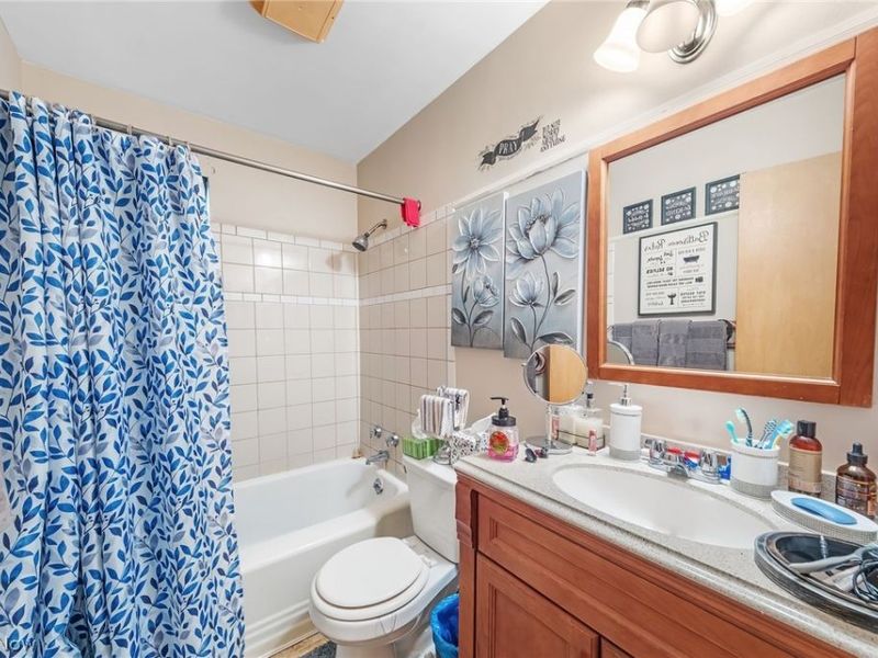 412 E 200th Street, Euclid, OH 44119 Photo 7
